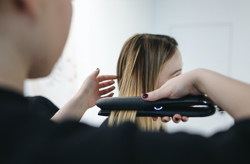 How To Make Your Straightener Not Smell Like Burnt Hair UTRUST